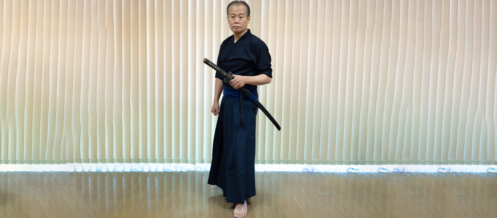 古武術の居合構え